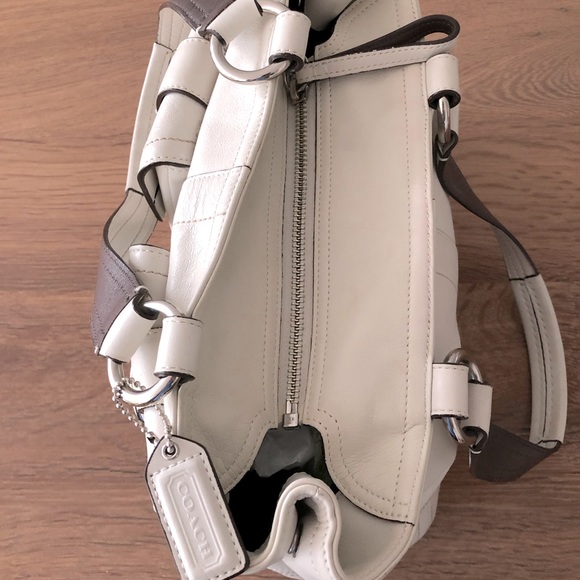 Coach - leather handbag - like new - Picture 5 of 6